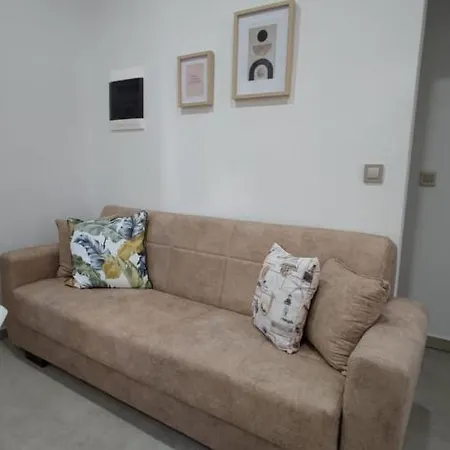 Oasis Apartment 1 *