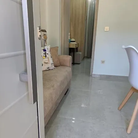 Oasis Apartment 1 *